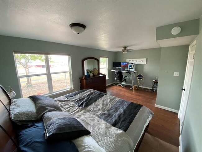 Building Photo - 407 Alta Vista Dr