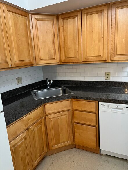 Building Photo - 6007 Park Heights Ave