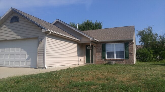 Building Photo - Southside Single Family Home Attached 2 Car Garage 3bd/2.5 Bath Romney Sub.