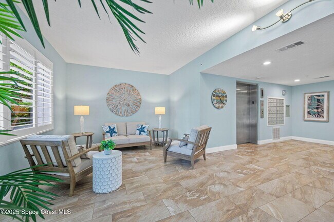 Building Photo - 8700 Ridgewood Ave