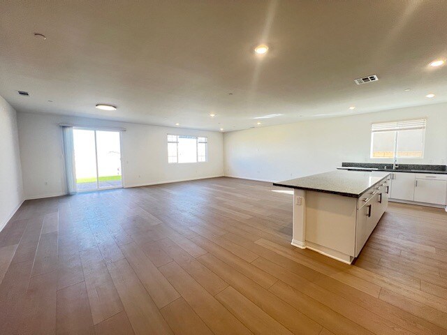 Building Photo - 7599 Taylor Ave