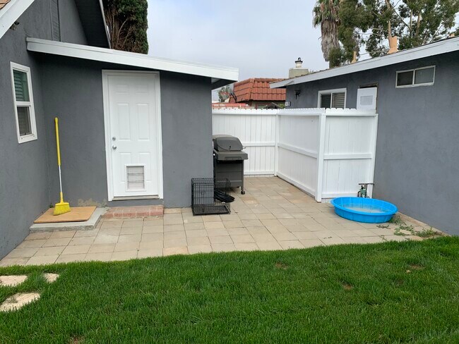 Gated Back yard (Doggy Door in back door for large dogs) - 428 Hamilton St