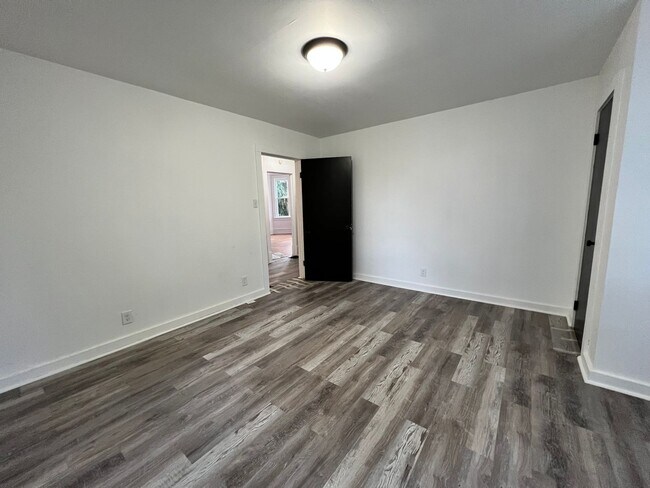 Building Photo - 3201 Fairfield Ave