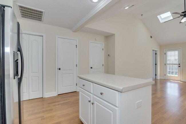 Building Photo - 2 Bed 2 Bath Townhouse Minutes from Ft Gordon