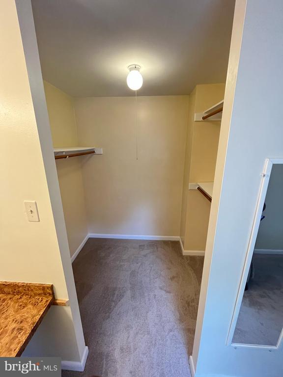 Building Photo - 634 Glynlee Ct