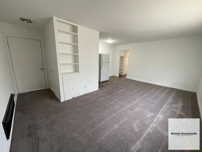 Building Photo - "15141 Sussex"