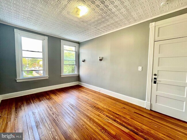 Building Photo - 3540 Warder St NW
