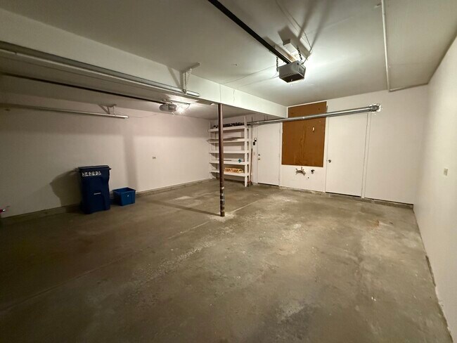Building Photo - 34293 Birch Ln