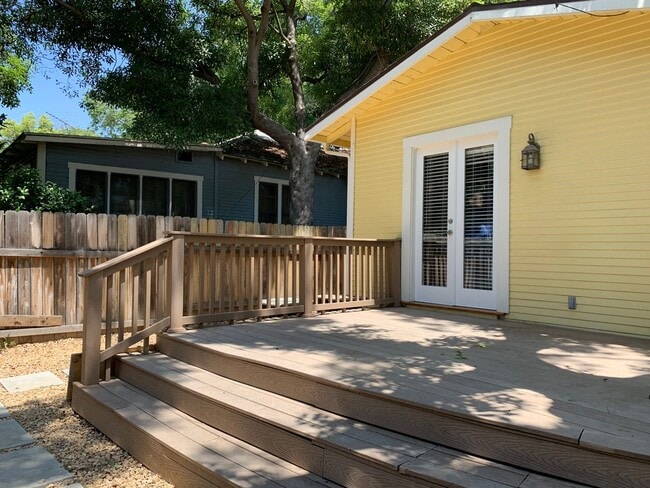 Building Photo - Diamond Duplex