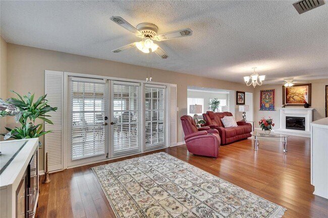 Building Photo - 1518 New Bedford Dr