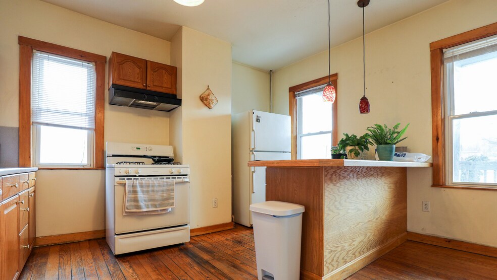 Building Photo - 346 Faneuil St