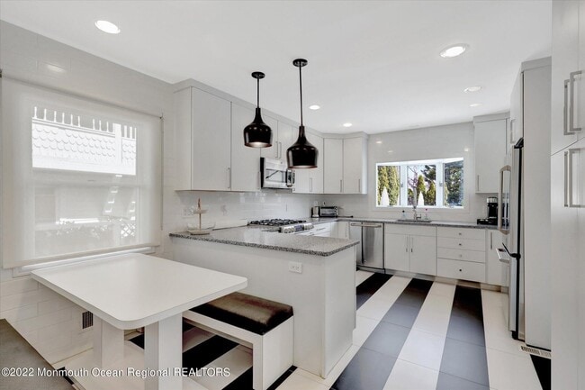 Building Photo - 1049 Norwood Ave