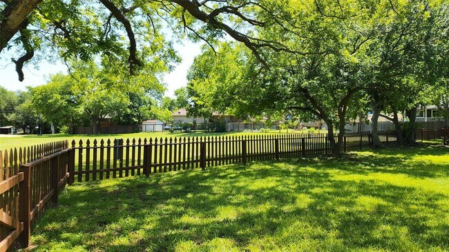 Building Photo - 603 Greenfield Cove