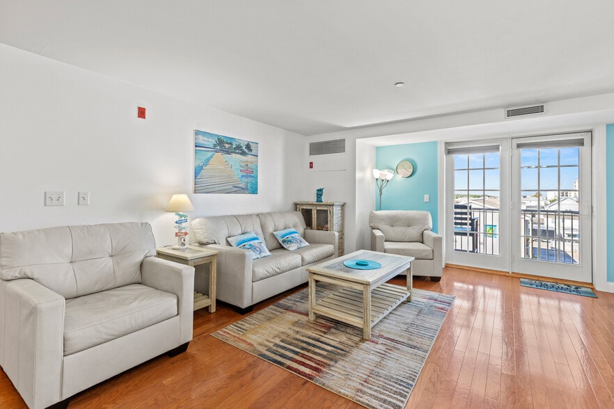 Building Photo - 1 E Grand Ave