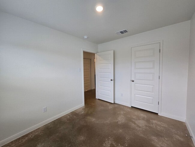 Building Photo - 908 Cherry Laurel Ln