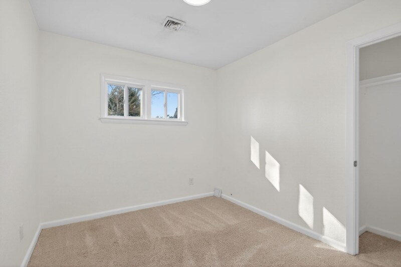 Building Photo - 1013 Sherry Ave