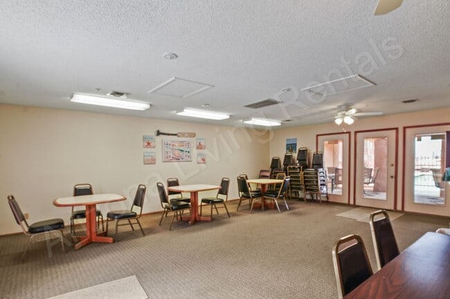 Building Photo - PRIME DOWNTOWN LOCATION!