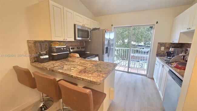 Building Photo - 7911 SW 152nd Ave