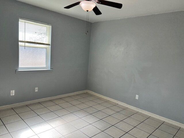 Building Photo - Ask us about our Move-in Special!!!   Charming 2-Bedroom Duplex Retreat on Buena Vista Avenue, Va...