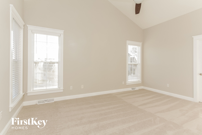 Building Photo - 142 Water Oak Dr
