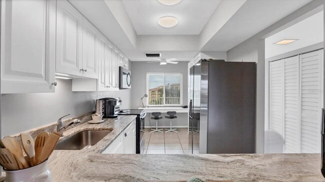 Building Photo - 8625 Midnight Pass Rd