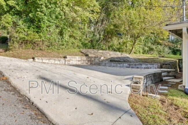 Building Photo - 3813 Pennsylvania Ave