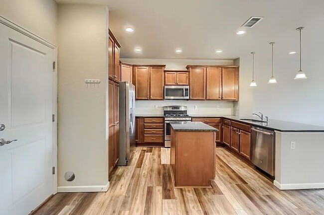 Building Photo - 8986 E Phillips Dr