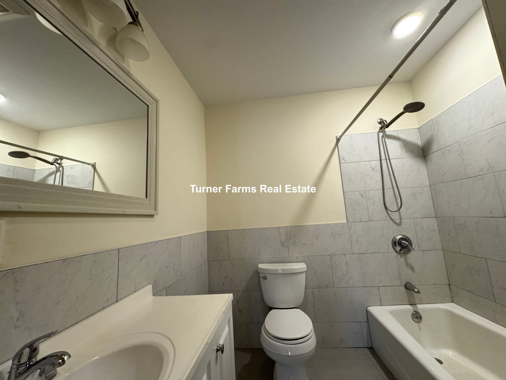 Building Photo - 145 Hillside St