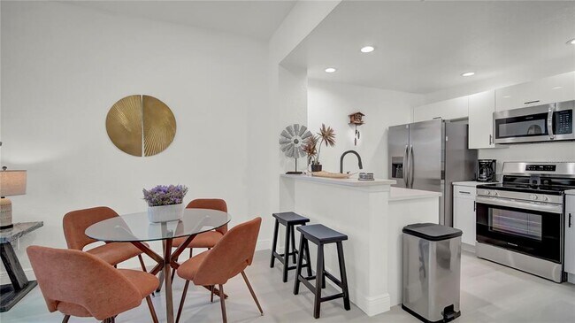 Building Photo - 4009 Venetian Bay Dr