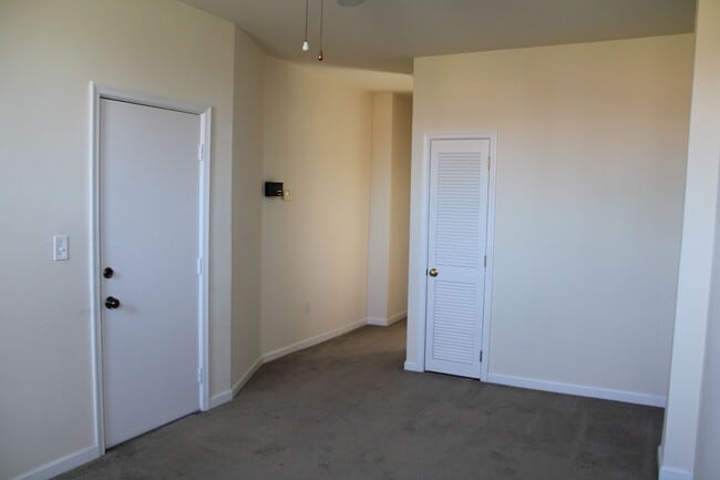 Building Photo - 564 Race St