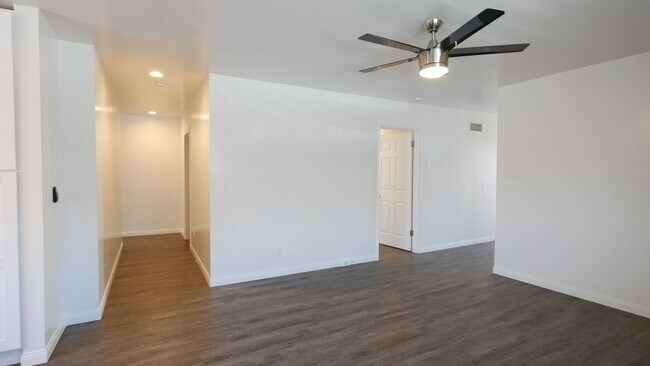 Building Photo - 5545 Mary Lane Dr