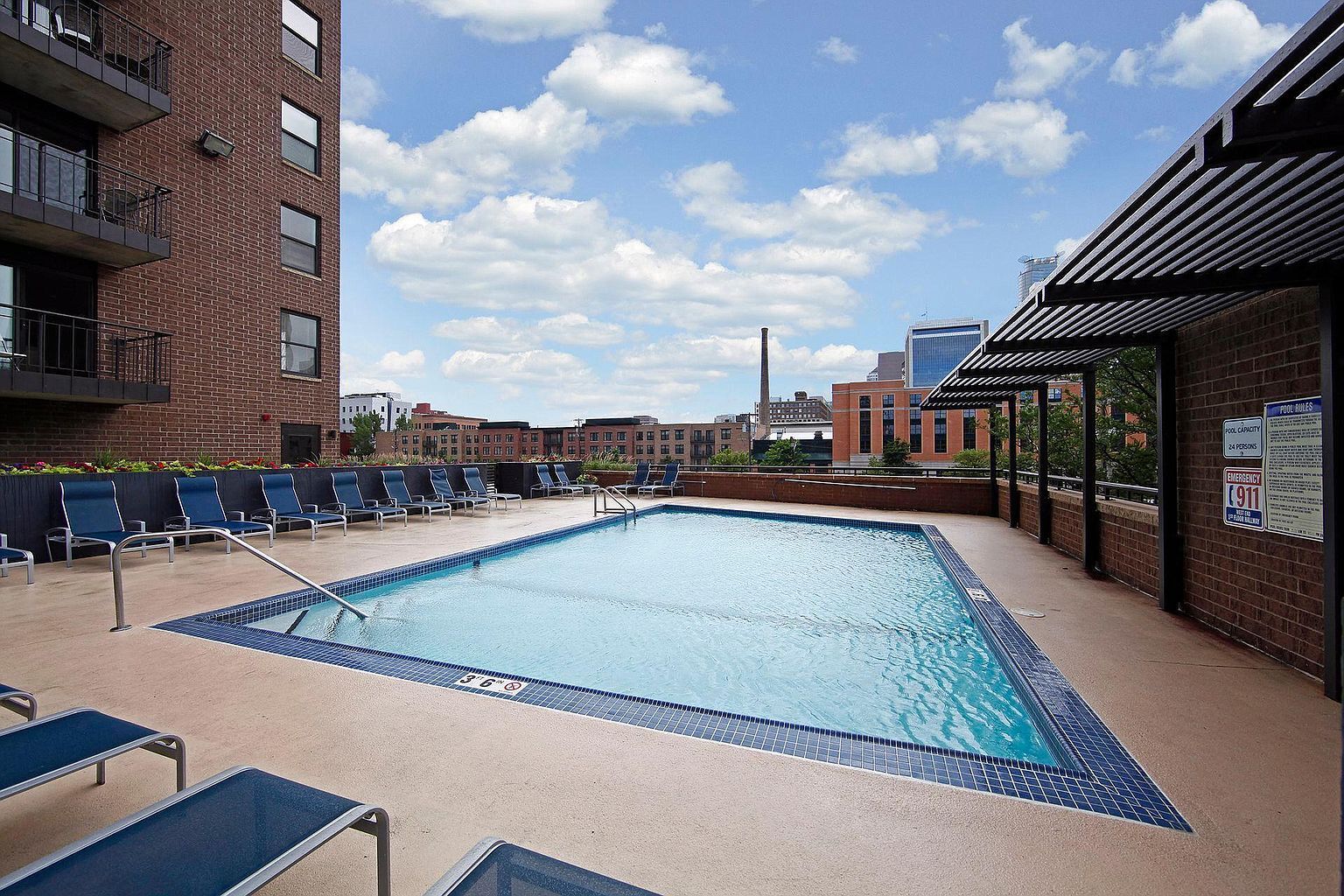pool deck the connects to units deck - 401 S 1st St