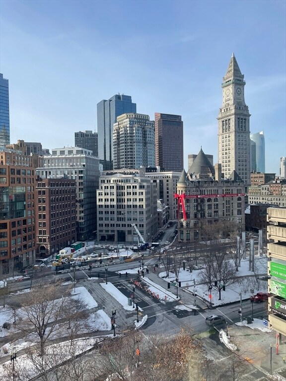 Building Photo - 65 E India Row