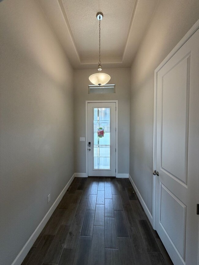 Building Photo - Luxury Single Story 3 Bedroom Plus Office / Sitting Room Recent Construction Available in Exclusi...