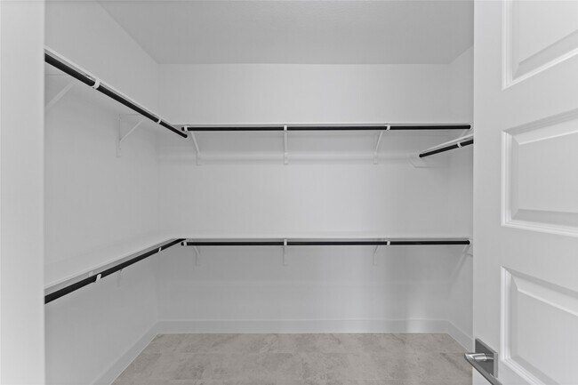 Building Photo - 817 Kamano Ave