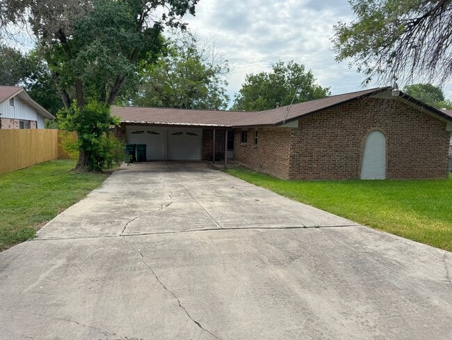 Primary Photo - 102 Dalewood Dr