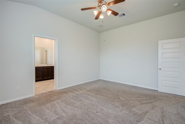 Building Photo - 2425 Temple Crag Dr