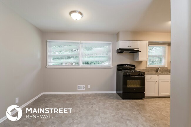 Building Photo - 4325 Bayberry Dr