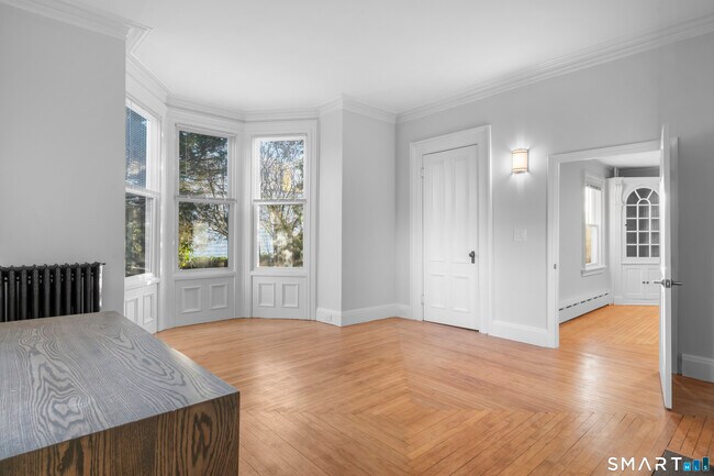 Building Photo - 43 Elmwood Ave