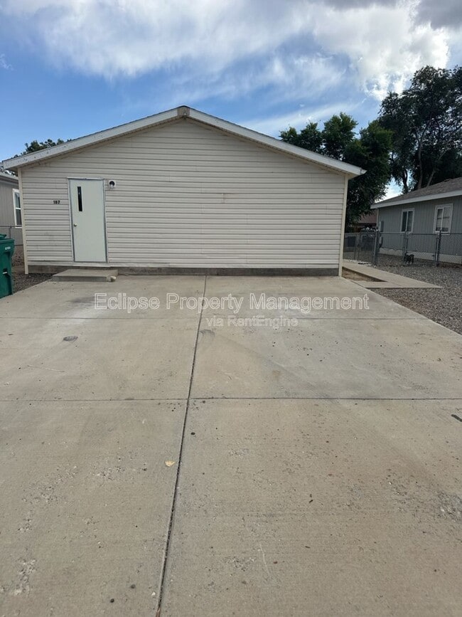 Building Photo - 187 Honeysuckle Cir