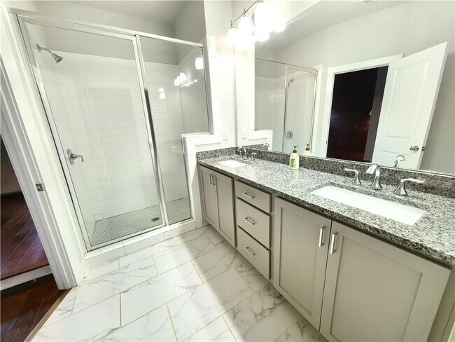 Building Photo - 3797 Oxford Cir