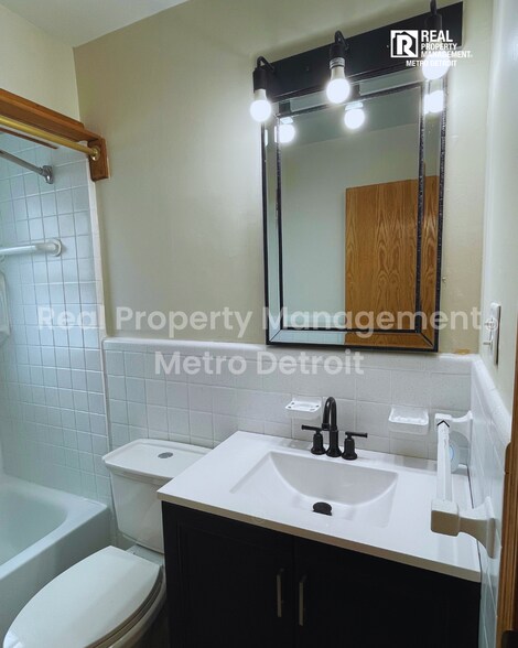 Building Photo - 4462 1st St