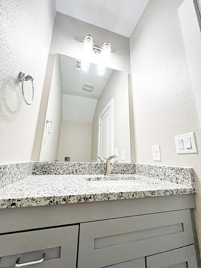 Building Photo - 3621 Bonnie Brae St