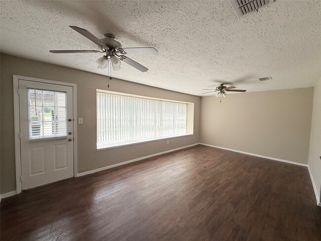 Building Photo - 12875 High Star Dr