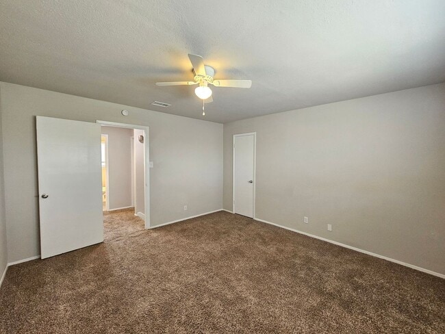 Building Photo - 3106 Trenton Dr