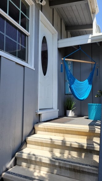 Building Photo - 1430 Manhattan Beach Blvd