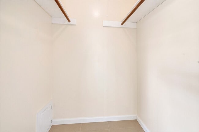 Building Photo - 12726 Westella Dr