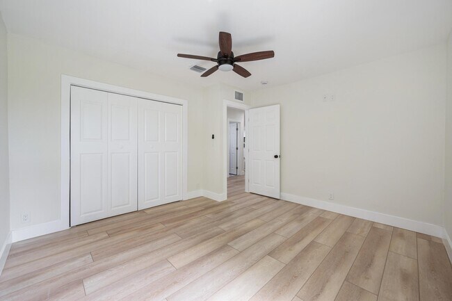 Building Photo - 8201 NW 67th Ave