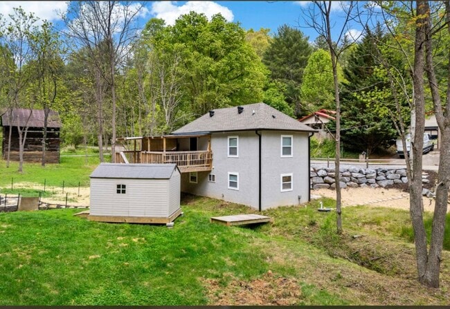 Building Photo - 153 Arrowood Corner Rd