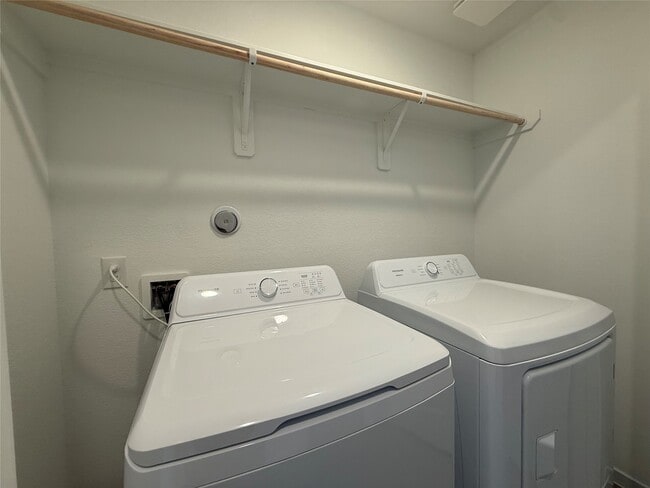 Building Photo - 12915 Shells Ln